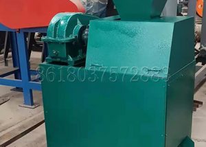Roller press granulating machine for bentonite granules